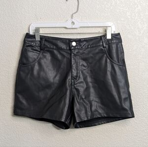 NWT Avara Tiffany Shorts Black Faux Leather High Rise Pockets L